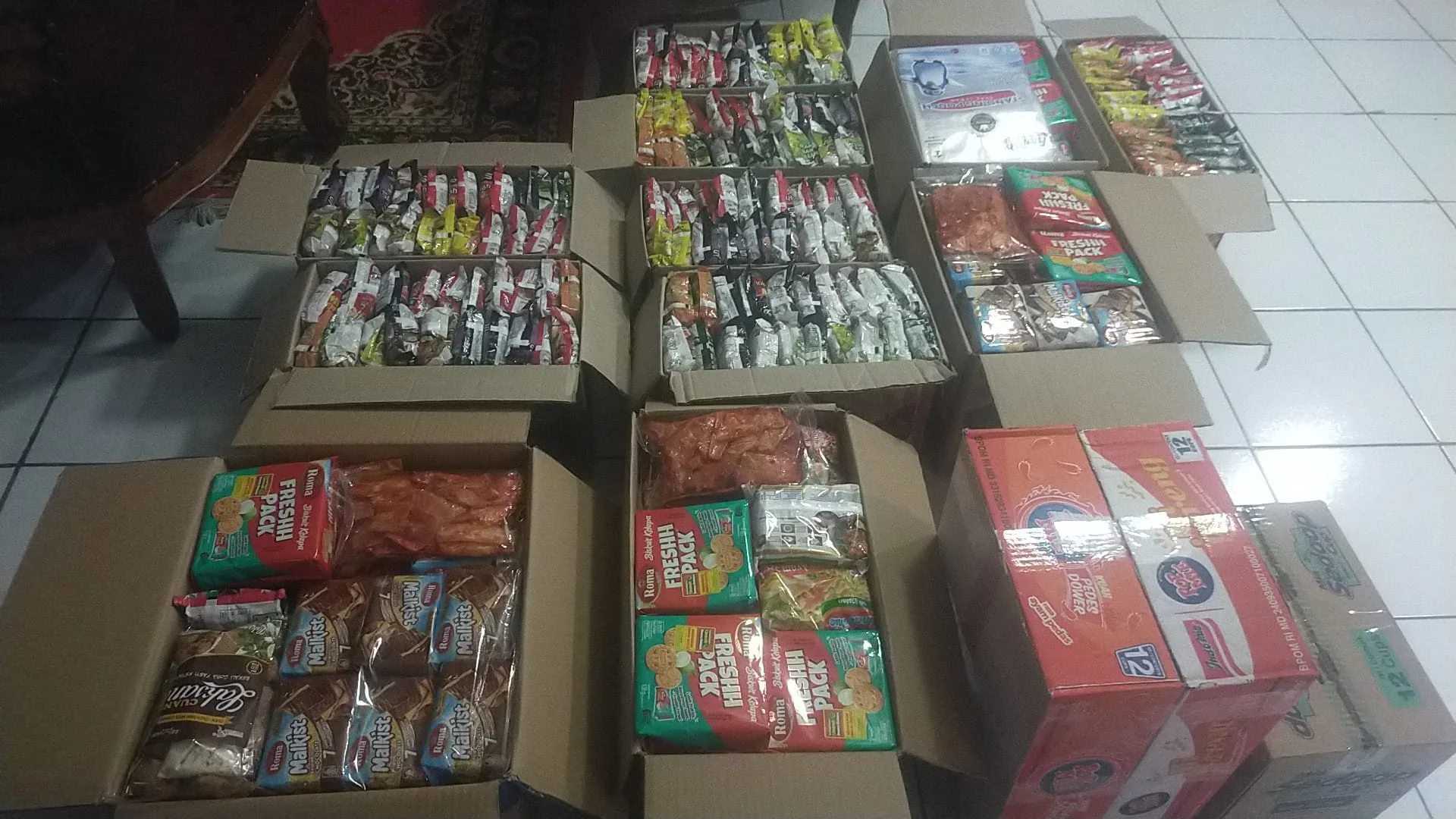 Paket dalam perjalanan dari Indonesia ke Jepang